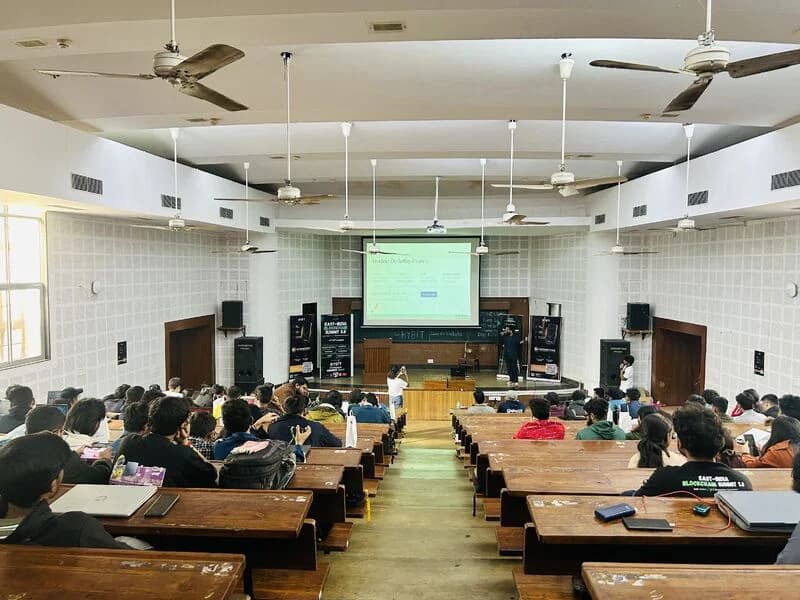 East-India Blockchain Summit 2.0: A full lecture hall