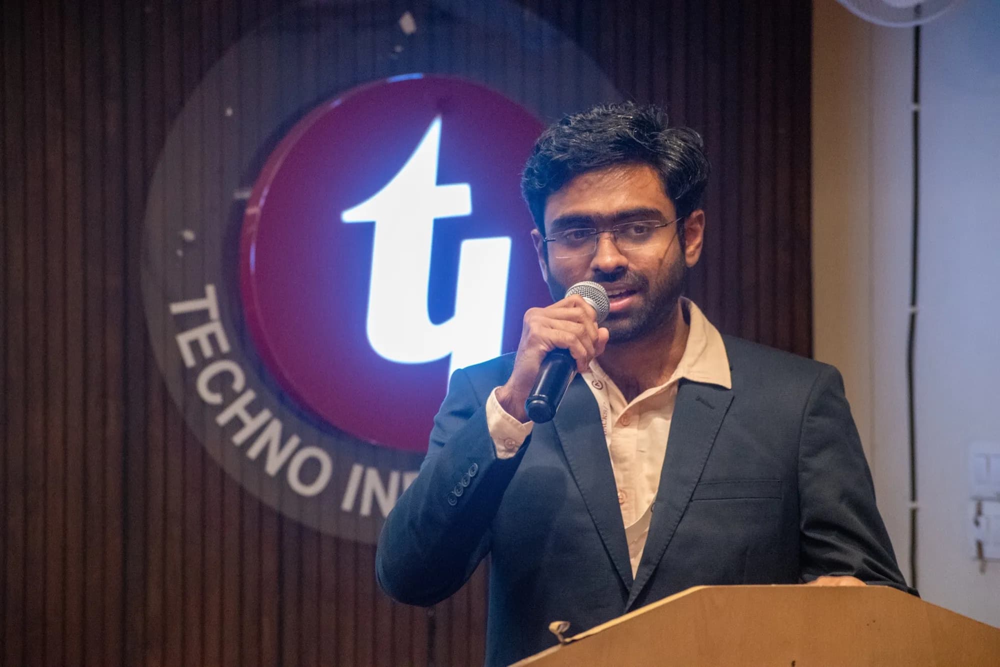 Calcutta <Hacks/>: From the podium