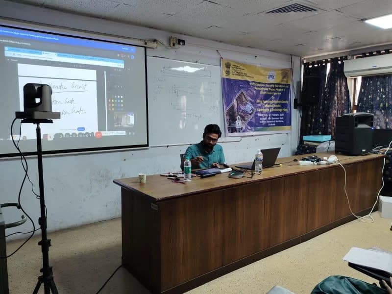 ISI Kolkata: Invited Lecture: At the desk, mid-lecture